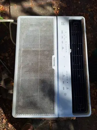 TOSHIBA WINDOW AC