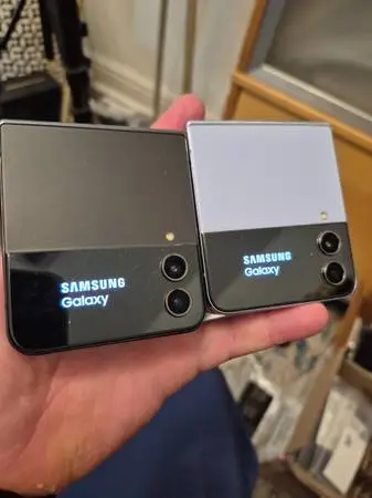 Sim Unlocked Samsung galaxy Z FLIP 4 128g