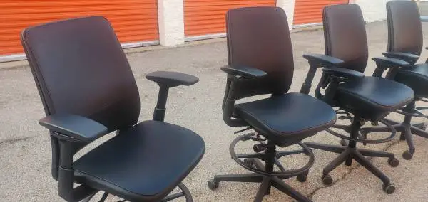 (OPEN BOX) STEELCASE AMIA ERGONOMICS STOOLS/ OFFICE CHAIRS (LIKE NEW)