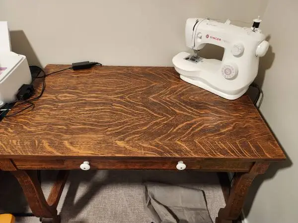 ANTIQUE DESK TABLE WITH DRAWER