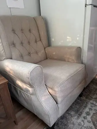 Nice recliner for small person