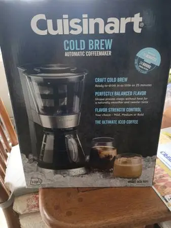 Cuisinart Automatic Cold Brew Coffee maker with 7-Cup Glass Ca