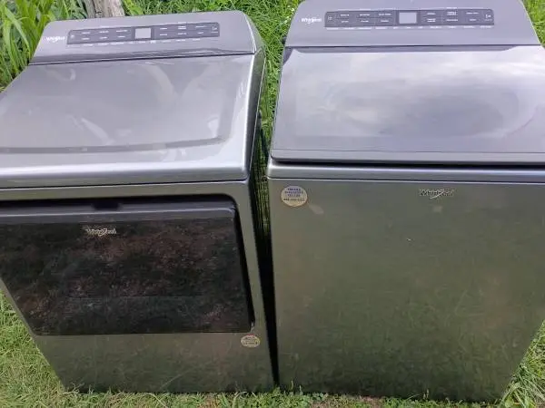 Whirlpool Washer and Dryer years old no agitator