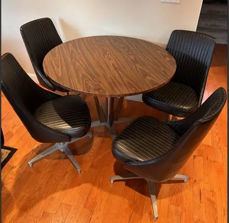 CHROMECRAFT TABLE AND CHAIRS VINTAGE DINING TABLE