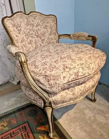 COMFY! Louis XV style French Provincial Chair w/feather down cushion