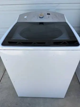 Kenmore 4.8 cu.ft. Glass Top Washer Triple Action Impeller