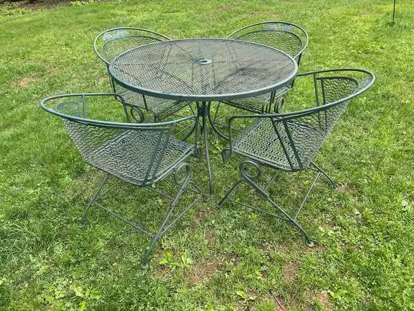 Vintage SALTERINI Wrought Iron Patio Table w Springer Chairs