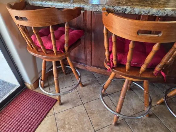 4 Wooden Swivel Bar Stools 24 high seat