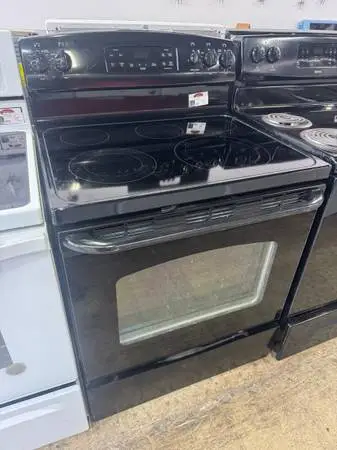 GAAV - GE 30 ELECTRIC RANGE - 90-DAY WARRANTY