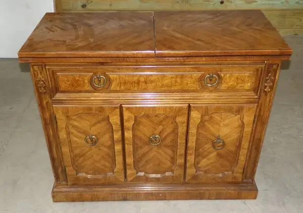 Nice Wooden Fold out BAR Take a LOOK !!!!!