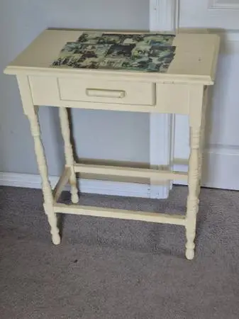 Vintage End Table / Night Stand