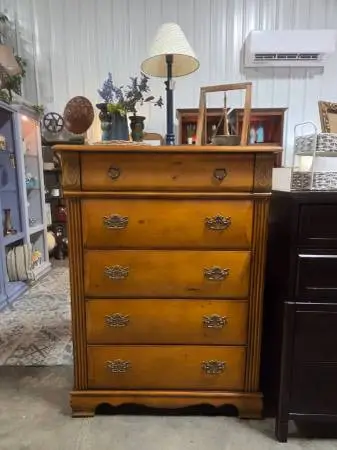 Chest of drawers