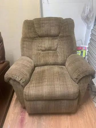 Brown Recliner in Great Condition