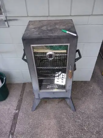 Smoke Hollow Electric Wood Smoker Black w/ Built-In Thermometer