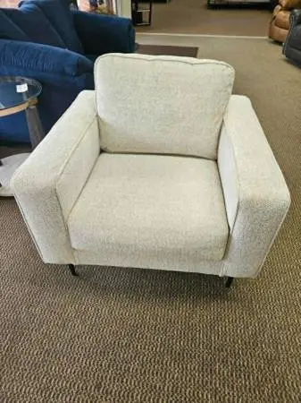 Hazela Lounge Accent Chair