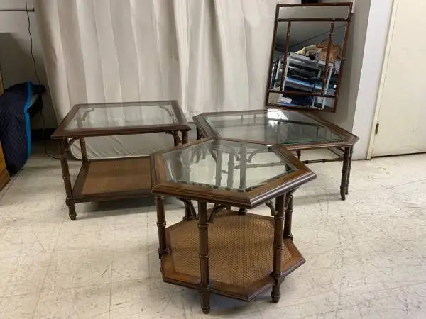 Table and mirror set of 4