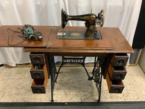 Singer, sewing machine
