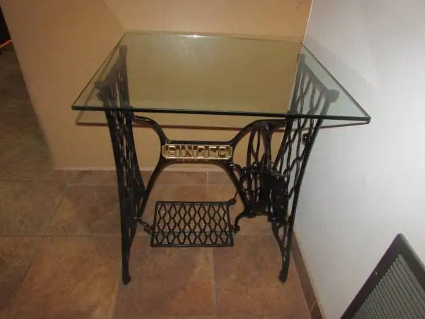 Really Nice Antique Singer Sewing Machine Table