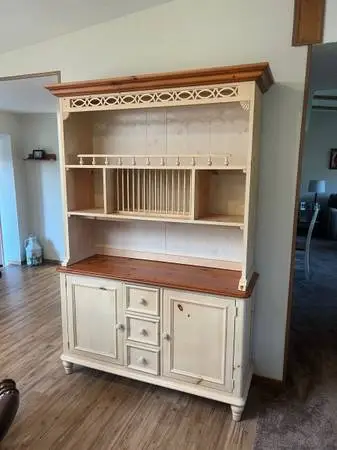 Beautiful China Hutch