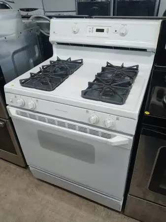 ★GE white 4-burner gas stove