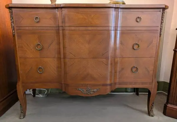 Antique c. 1920 French Louis XV Style Walnut Sideboard / Dresser