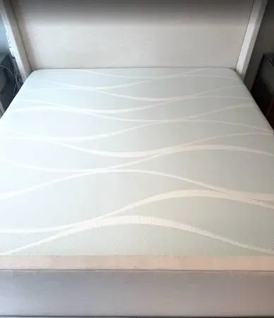 Tempur-Pedic LUXE Breeze Soft King + Foundations ($6,500+ new)