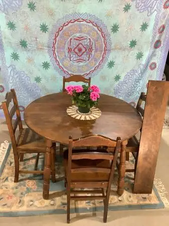 Maple kitchen table
