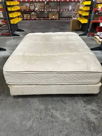 Sealy Cherbourg III Ultra Plush Queen Pillowtop Mattress