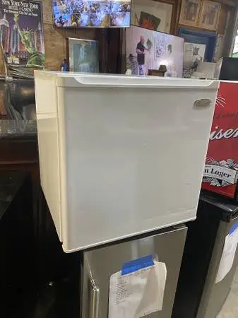 White Haier Compact Refrigerator/Freezer 1.7 Cu Ft Model #HSB02 Used
