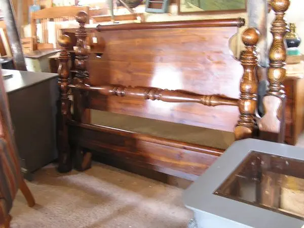 SOLID WOOD QUEEN BED!