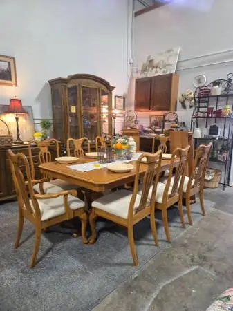 Keller Dining Table, 4-12 Leaves & 8 Chairs