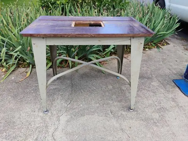 Steel, TRUE INDUSTRIAL MODERN, work bench.  Great for re use!!