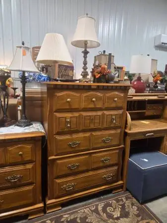 Wood Chest of Drawers - 5 Drawers