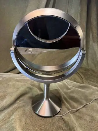 Make-yp Mirror