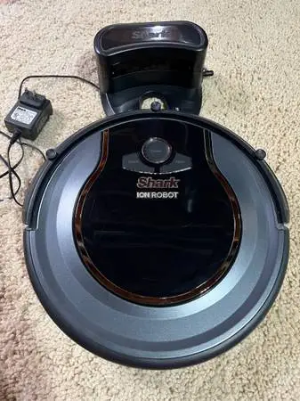Shark Ion Robot 750 Vacuum With WiFi RV750 & Dock
