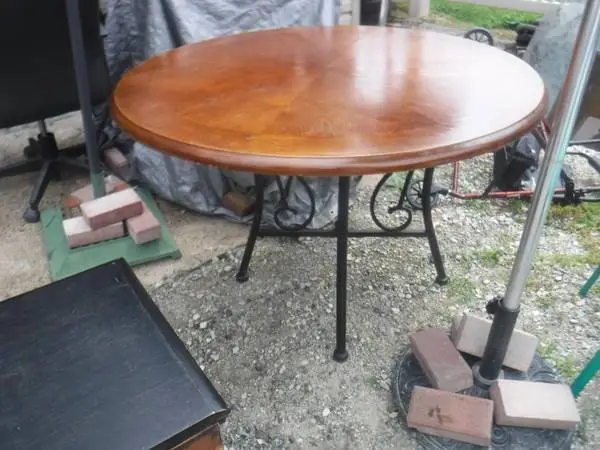 Modern Kitchen Table with Metal Base 44 Diameter Round