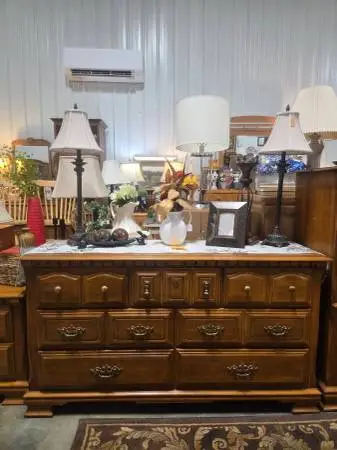 Wood Dresser - 7 Drawers