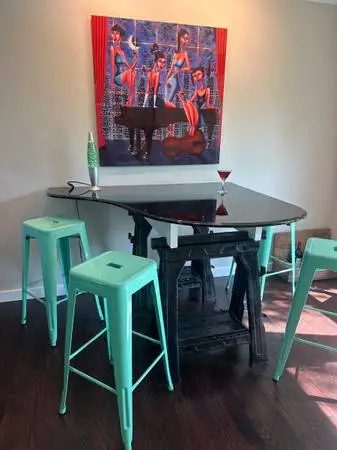 Piano Bar with 4 Stools