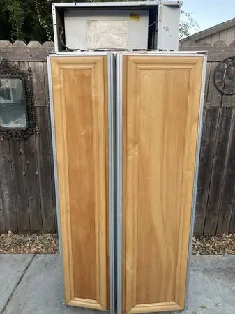 Sub zero refrigerator