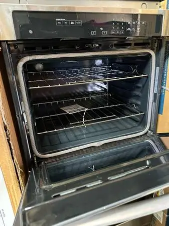 Whirlpool - 30 Built-In Single Electric Wall Oven - Stainless Steel