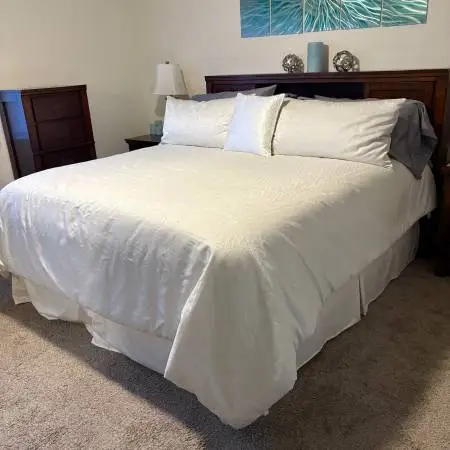 King bedroom set good quality 11 pc