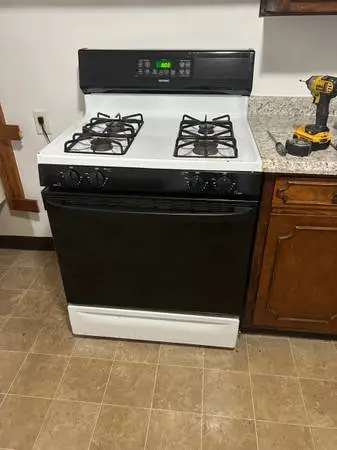 Gas stove