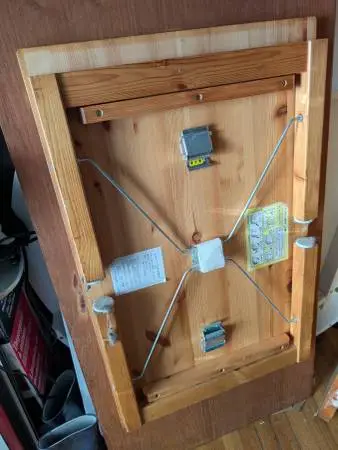 Foldable wooden coffee table
