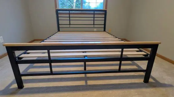Zinus Queen Bed & Mattress