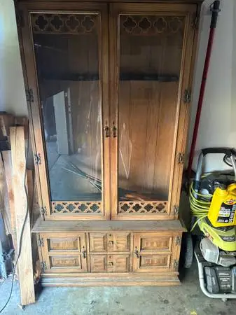 Vintage jasper gun cabinet