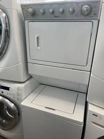 WHIRLPOOL 1 PIECE WASHER AND DRYER Set