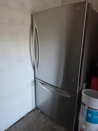33 lg smart stainless steel bottom freezer refrigerator