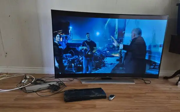 SAMSUNG 65in Curved Wide Screen Smart TV, w/Blu-ray Player