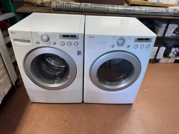 LG Front Loading Washer and Dryer- Like New
