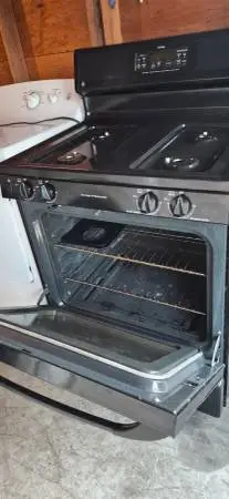 GE Black GAS Stove